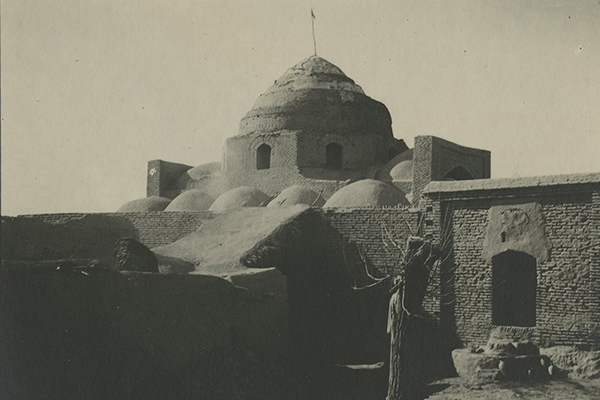 Photo of the building by André Godard